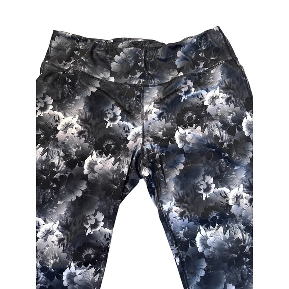 Danskin Now Capri Size L (12-14) Fitted - Picture 2 of 4